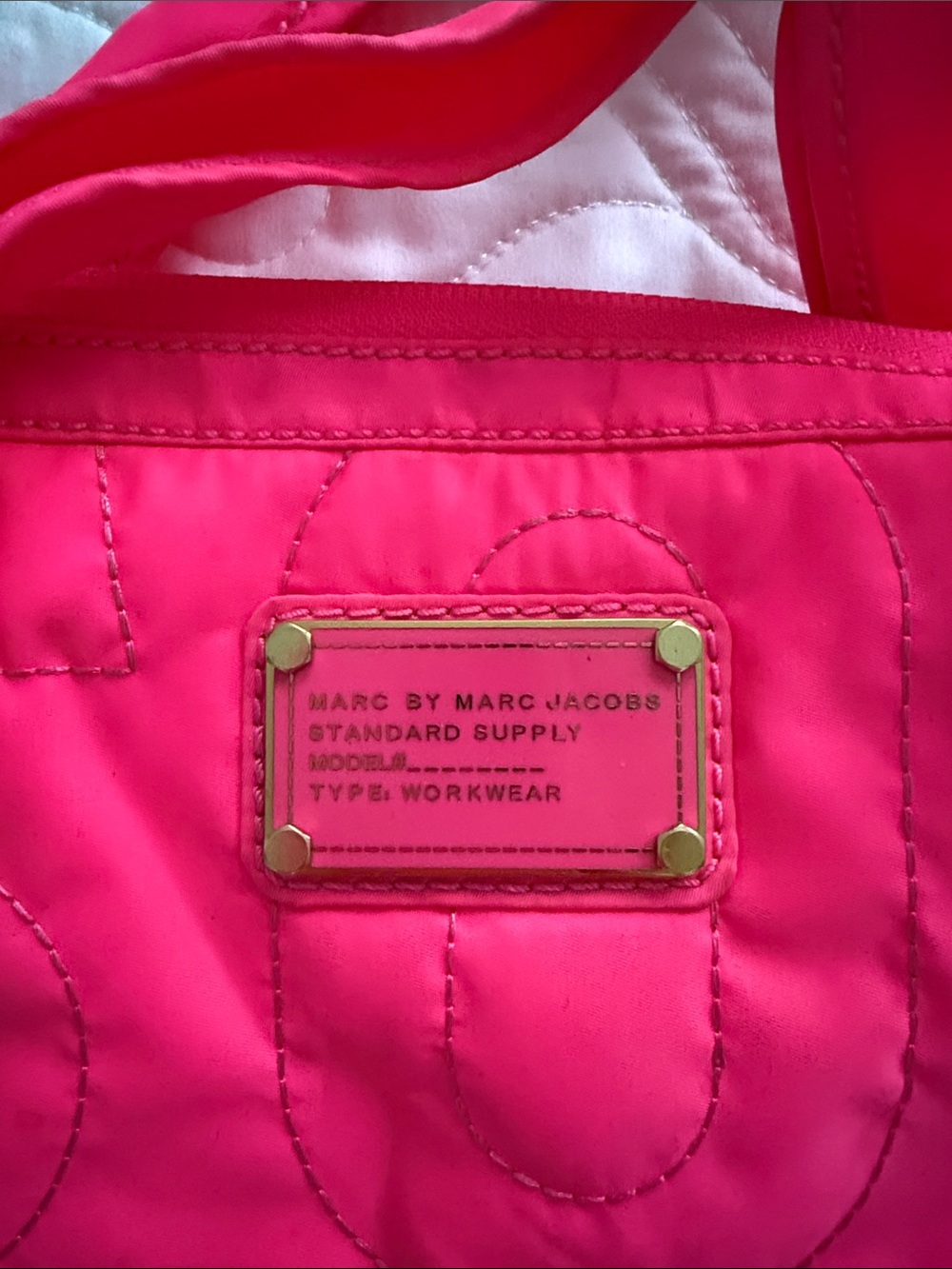Marc Jacob’s Hot Pink Laptop Case - Picture 2 of 4